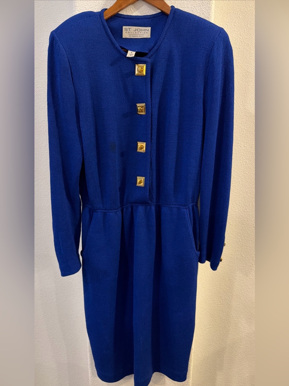 BEAUTIFUL St John collection knit blue Dress Size 6 Pockets Buttons
